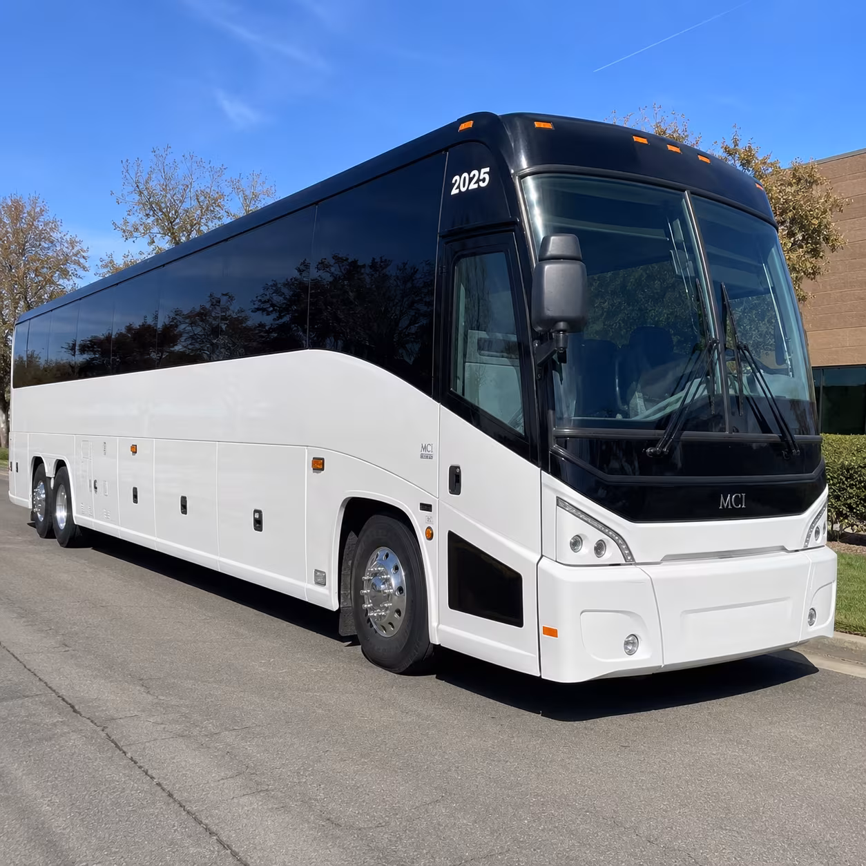employee shuttle buses between lodi and the port of stockton