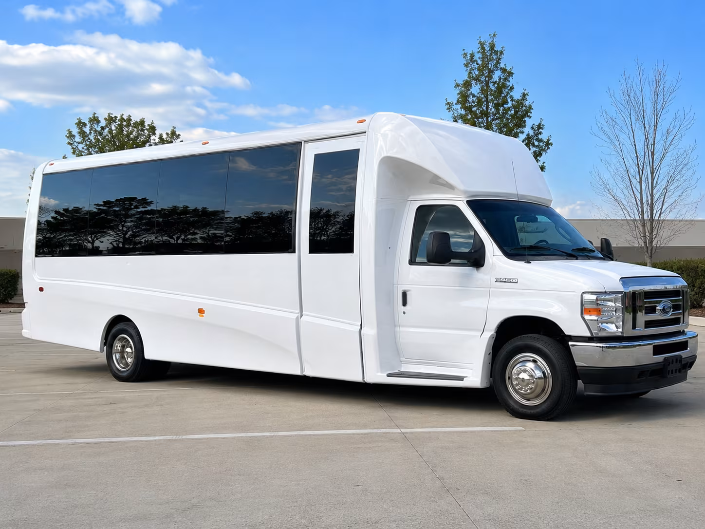 employee shuttle buses for lodi businesses and commuter routes