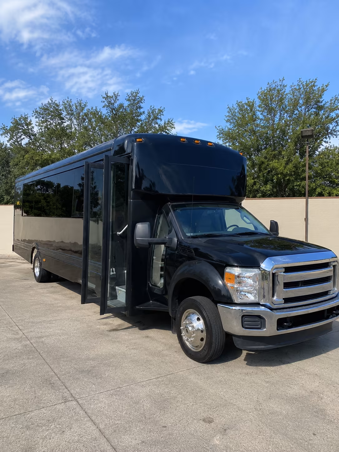 lodi 20 passenger party bus