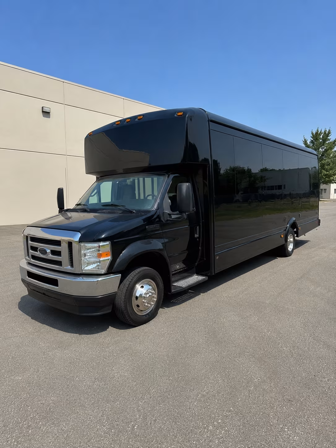 party bus rentals for lodi area proms book before the calendar fills up